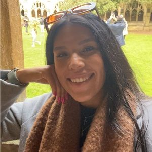 Meet your Posher, Elizabeth